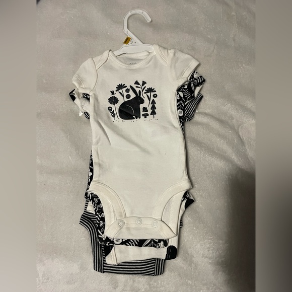 Newborn clothes - Picture 1 of 4